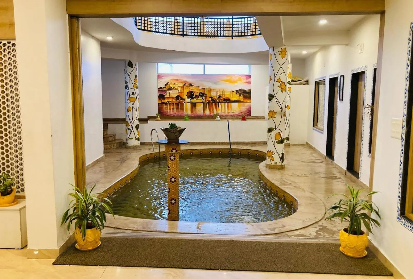 ***  Asra Lake Heritage Hotel With Rooftop And Swimming Pool Udaipur India