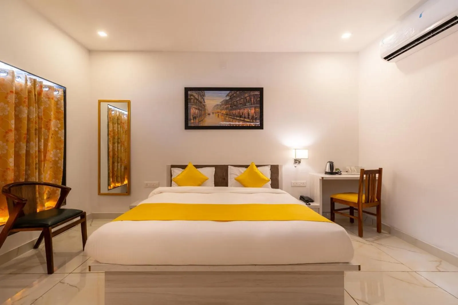 Asra Lake Heritage Hotel With Rooftop And Swimming Pool Udaipur