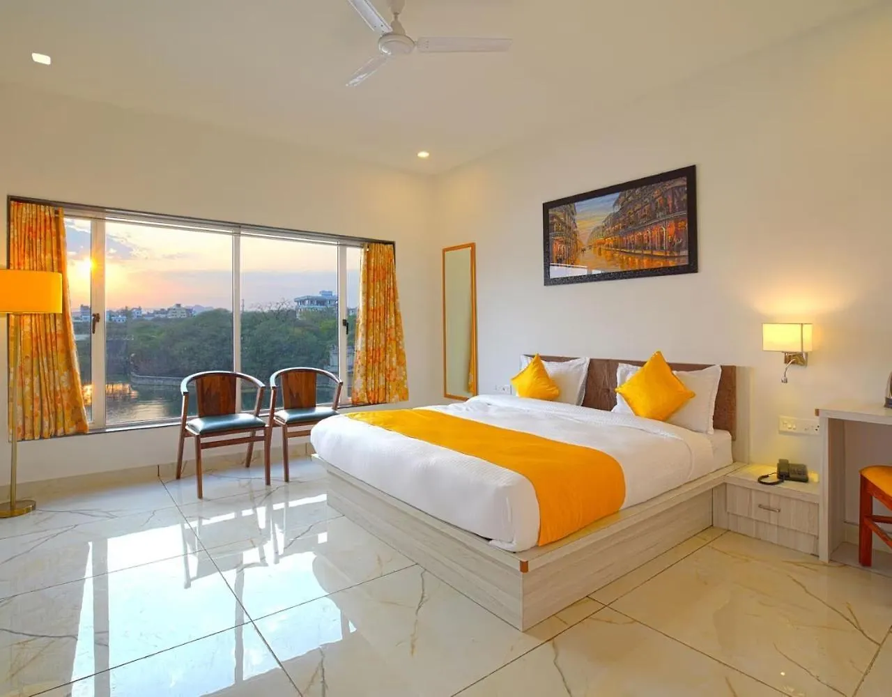 Asra Lake Heritage Hotel With Rooftop And Swimming Pool Udaipur
