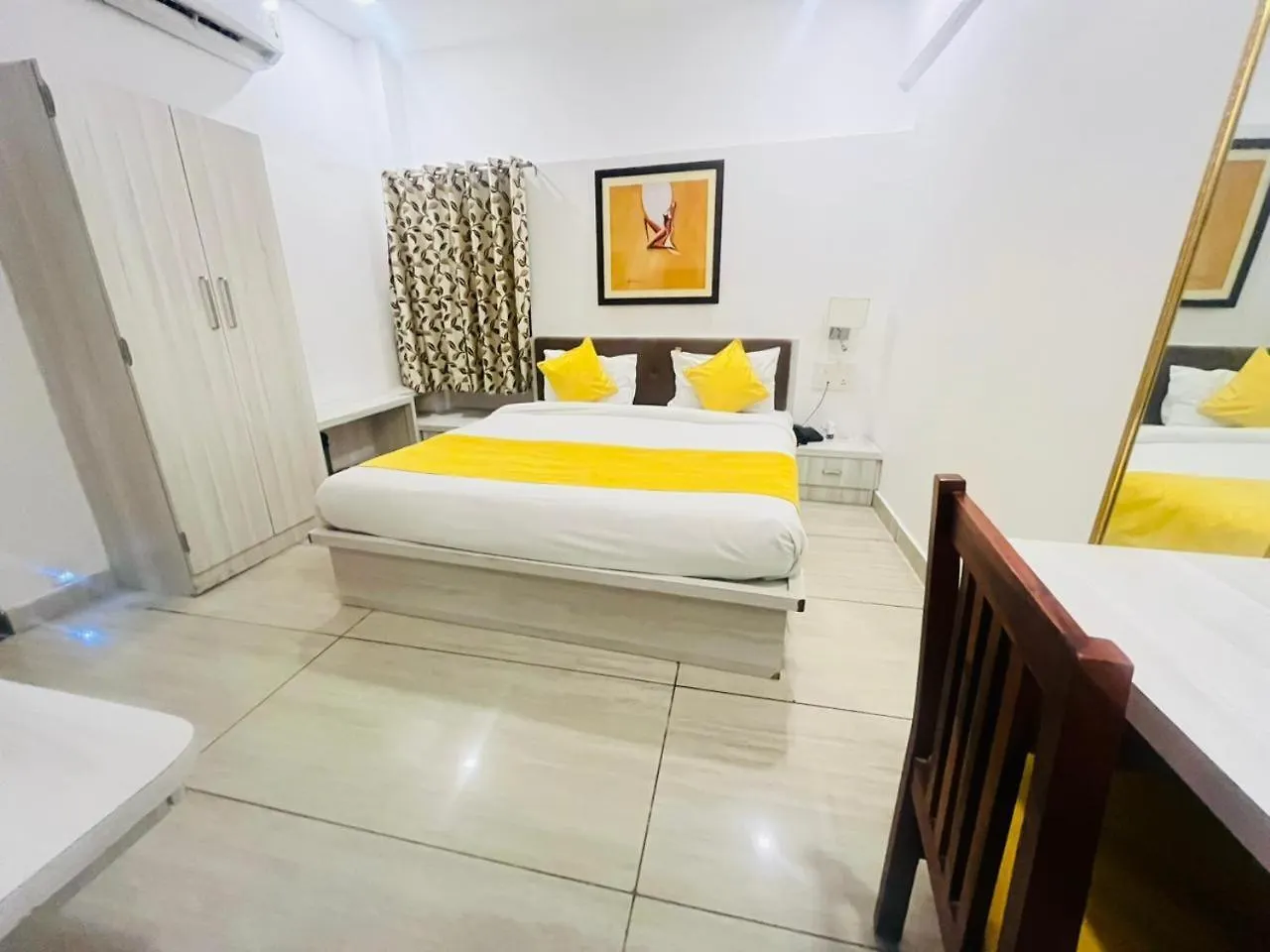 Asra Lake Heritage Hotel With Rooftop And Swimming Pool Udaipur