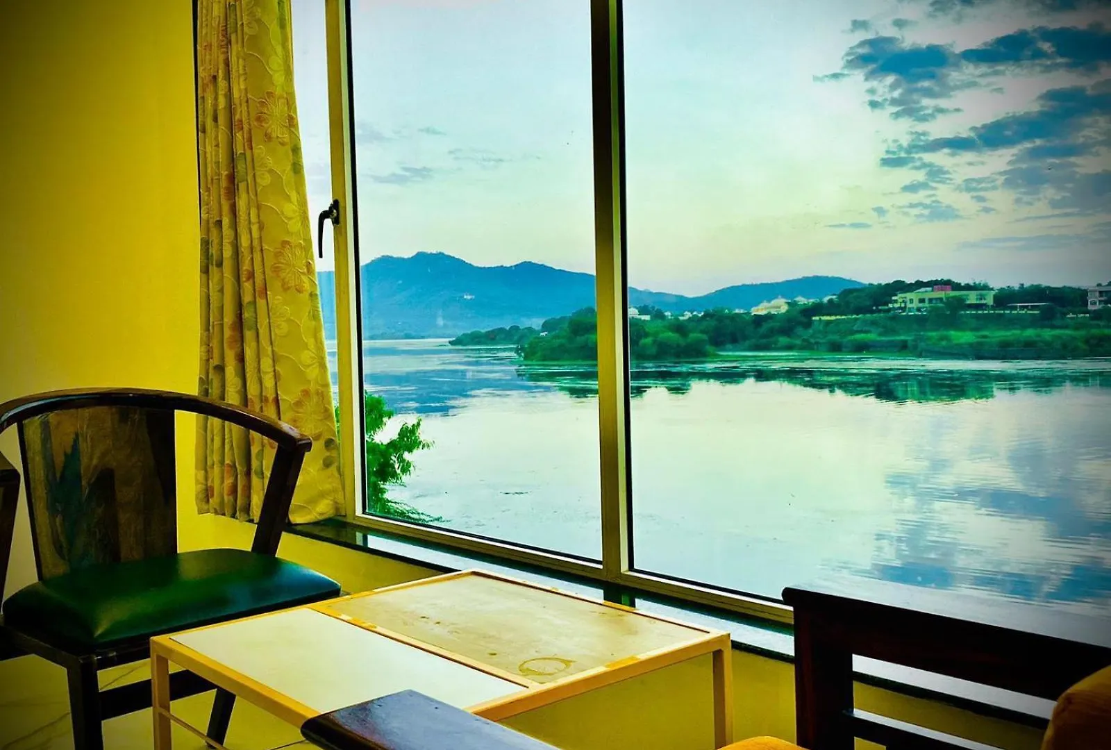 Asra Lake Heritage Hotel With Rooftop And Swimming Pool Udaipur