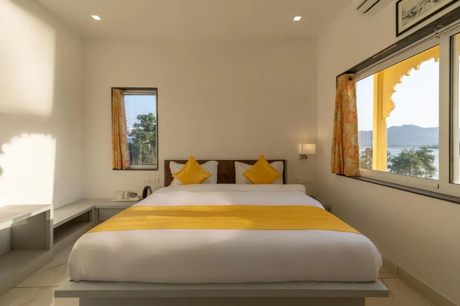 Asra Lake Heritage Hotel With Rooftop And Swimming Pool Udaipur 3*,