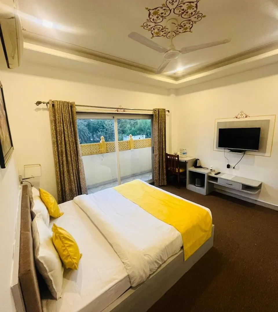***  Jaydurg Asra Lake Heritage Hotel With Rooftop And Swimming Pool Udaipur India