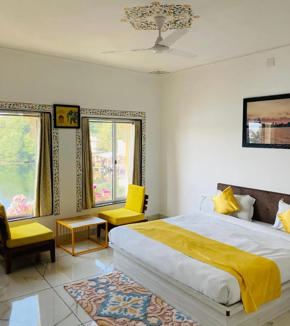 Asra Lake Heritage Hotel With Rooftop And Swimming Pool Udaipur