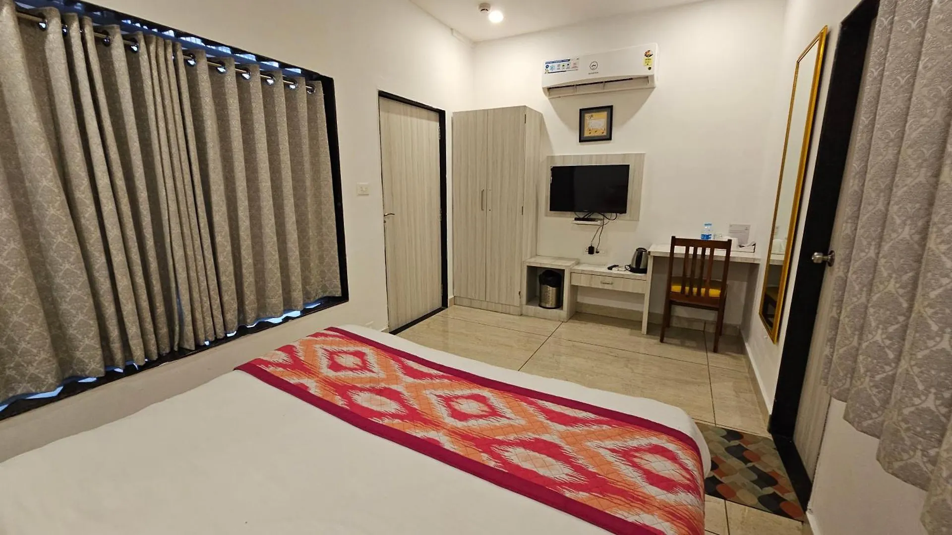 Asra Lake Heritage Hotel With Rooftop And Swimming Pool Udaipur