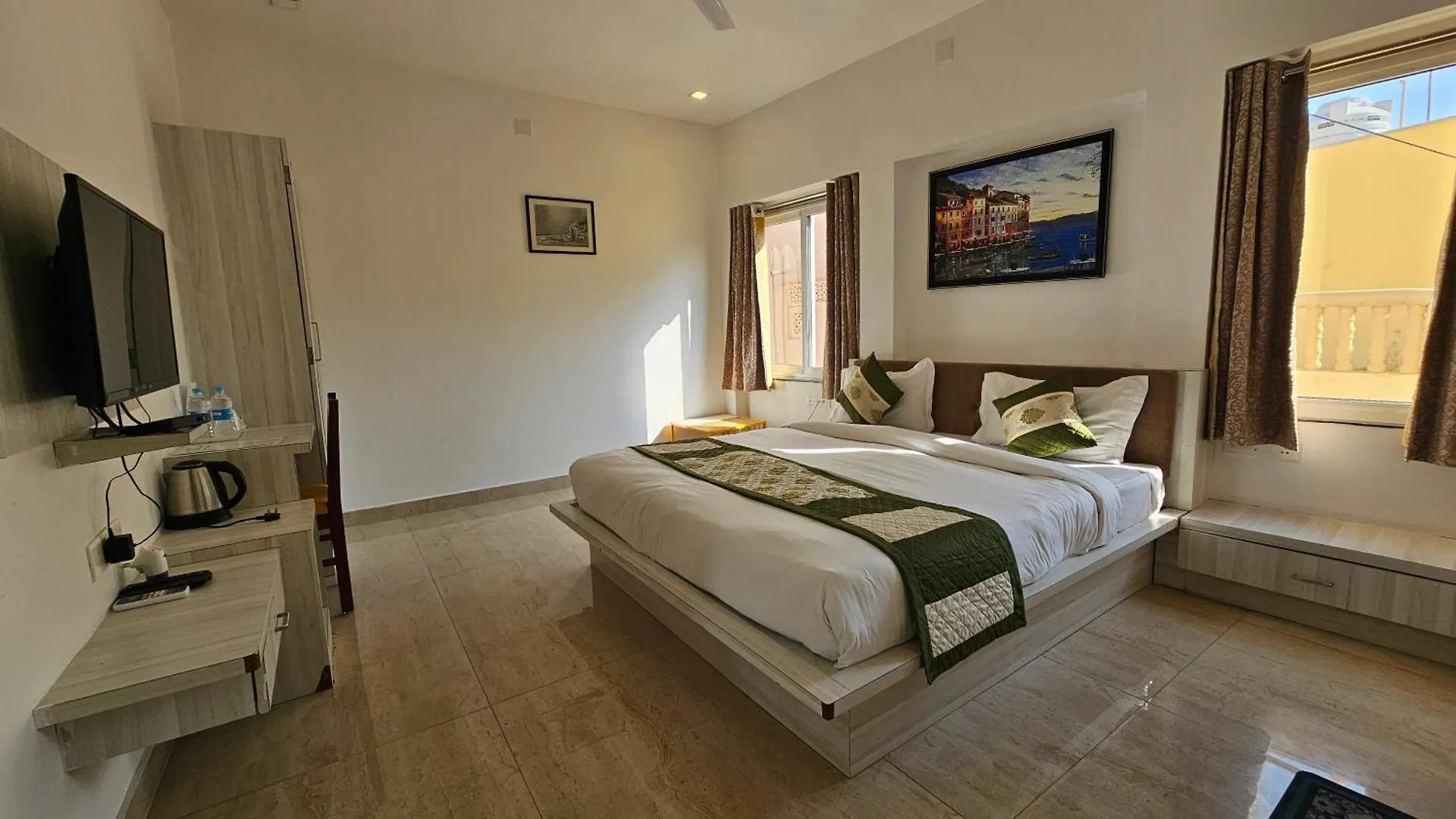 Jaydurg Asra Lake Heritage Hotel With Rooftop And Swimming Pool Udaipur