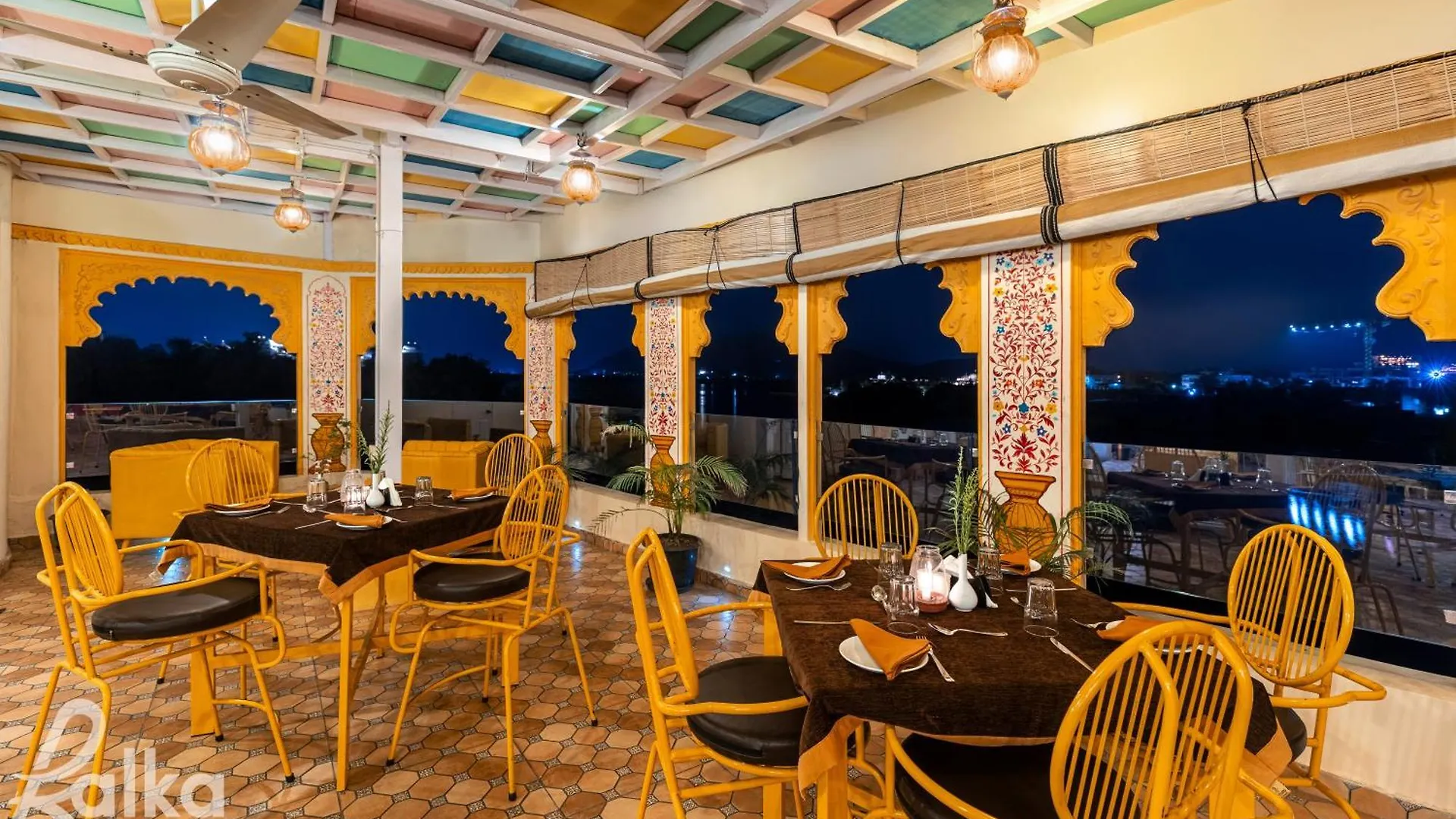 Jaydurg Asra Lake Heritage Hotel With Rooftop And Swimming Pool Udaipur