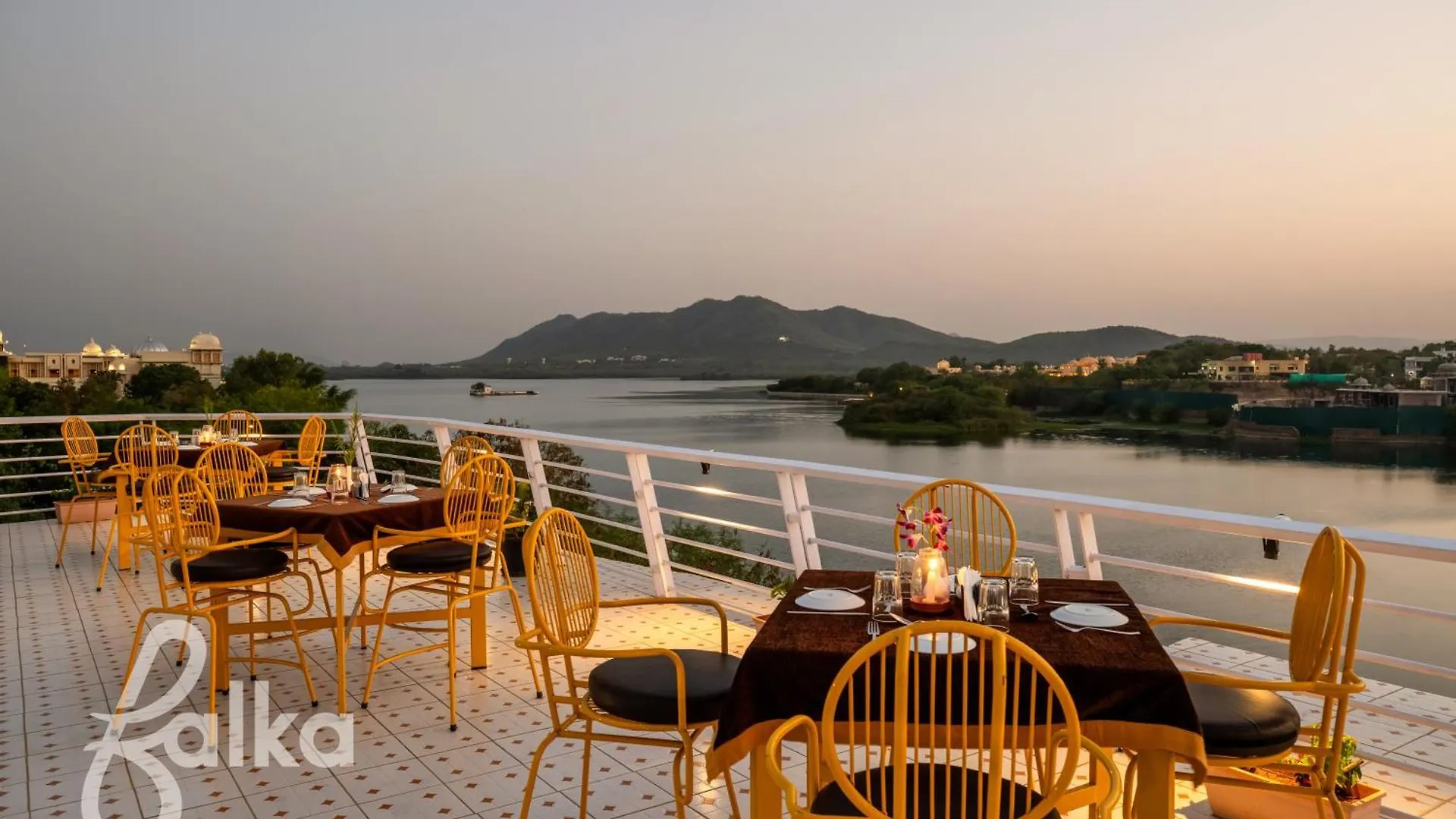 Jaydurg Asra Lake Heritage Hotel With Rooftop And Swimming Pool Udaipur 3*,  India