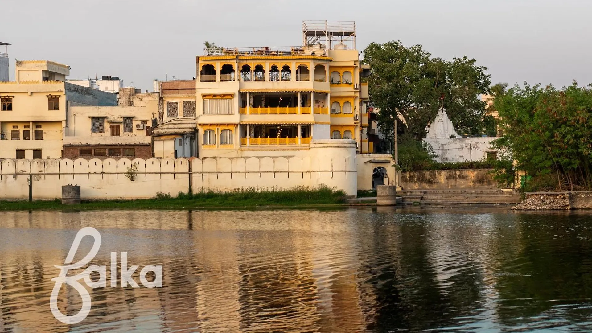 Jaydurg Asra Lake Heritage Hotel With Rooftop And Swimming Pool Udaipur