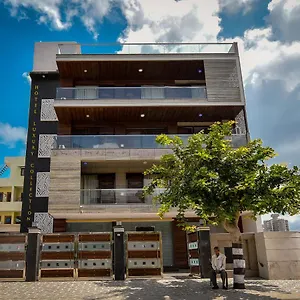 Hotel Luxury Collection Gurgaon