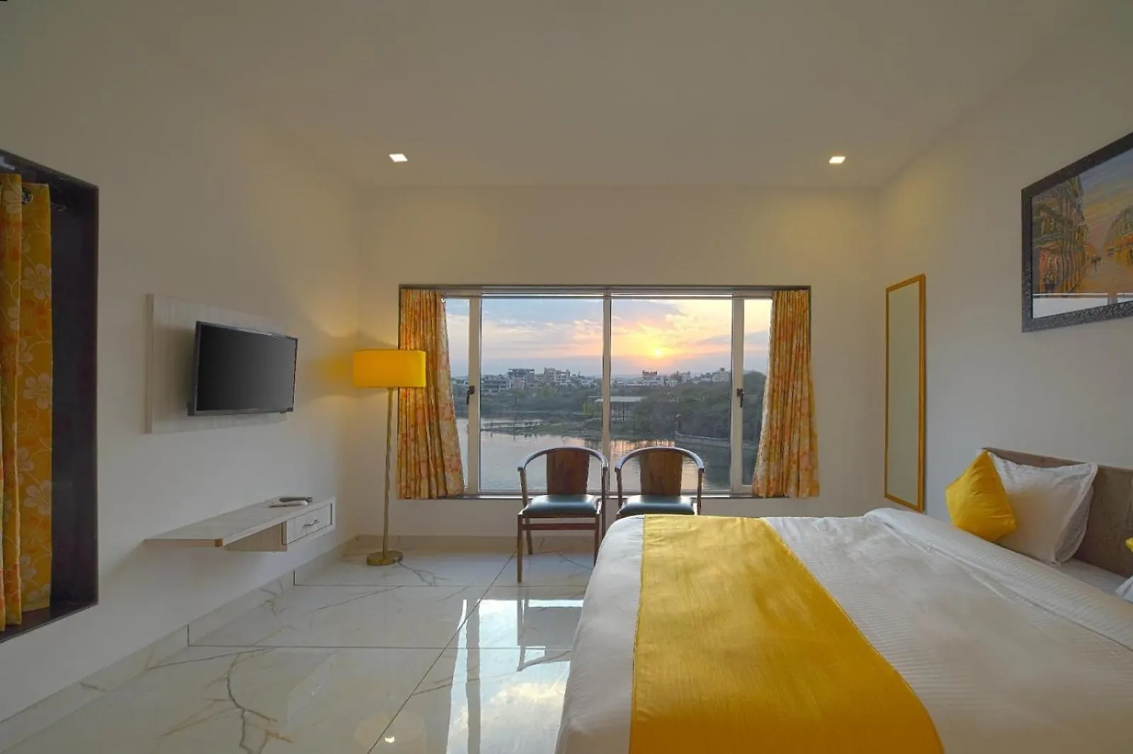 Jaydurg Asra Lake Heritage Hotel With Rooftop And Swimming Pool Udaipur