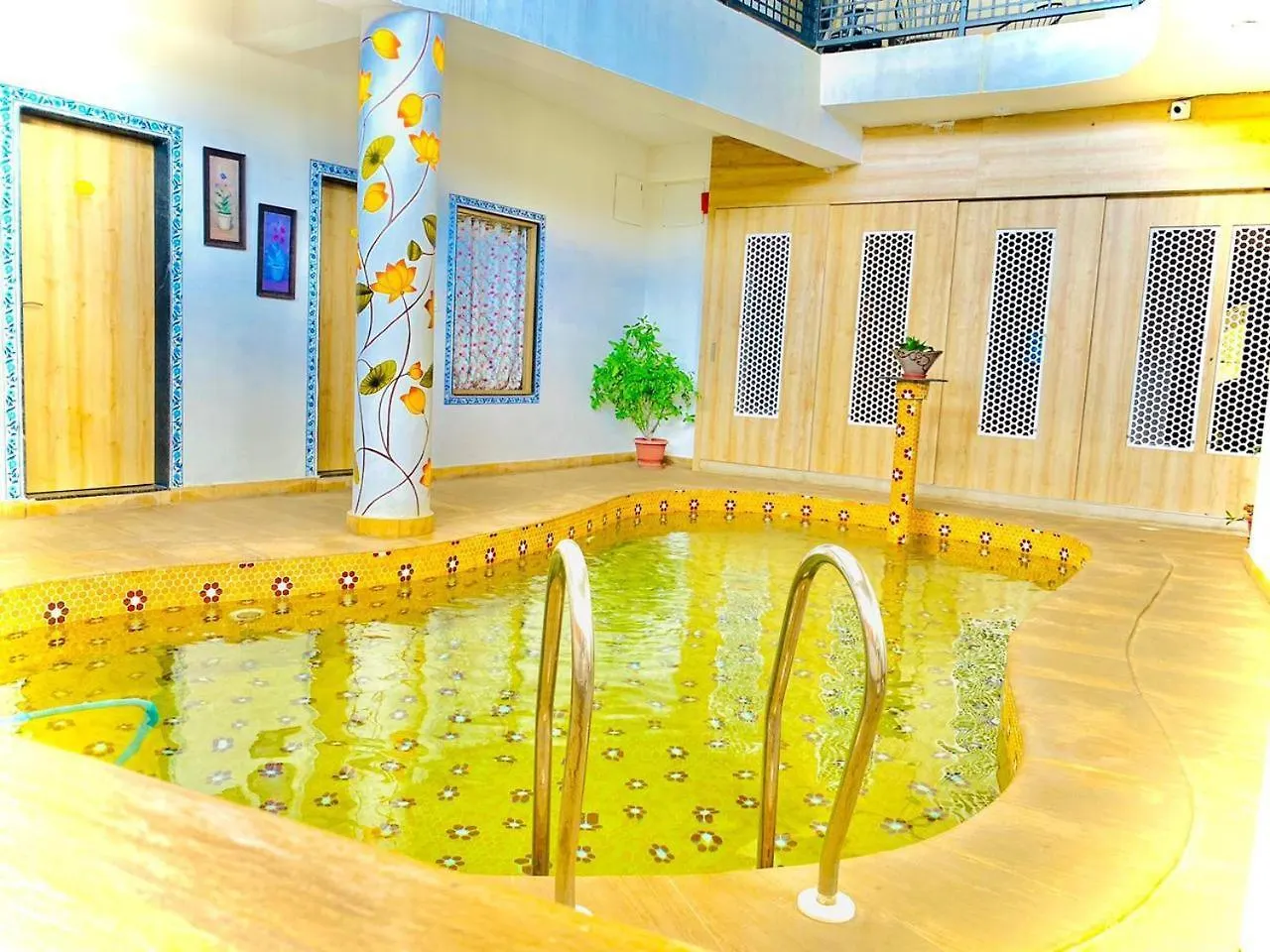 Jaydurg Asra Lake Heritage Hotel With Rooftop And Swimming Pool Udaipur